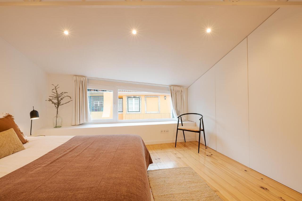 The Yellow House Spacious Duplex In Prazeres District Lisboa 外观 照片