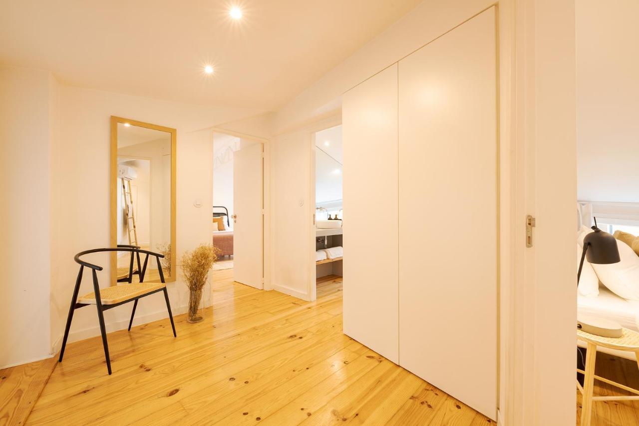 The Yellow House Spacious Duplex In Prazeres District Lisboa 外观 照片