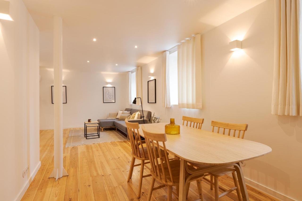 The Yellow House Spacious Duplex In Prazeres District Lisboa 外观 照片