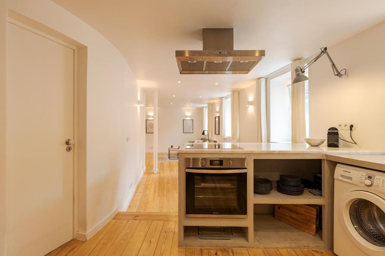 The Yellow House Spacious Duplex In Prazeres District Lisboa 外观 照片