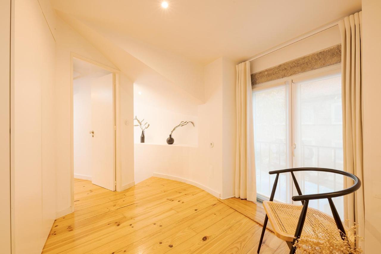 The Yellow House Spacious Duplex In Prazeres District Lisboa 外观 照片
