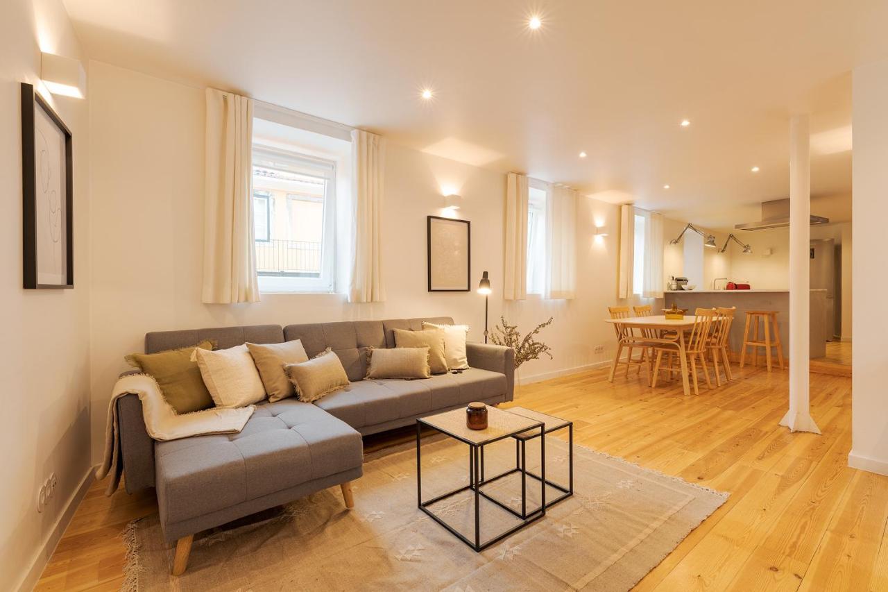 The Yellow House Spacious Duplex In Prazeres District Lisboa 外观 照片